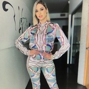 Meet your Posher, Felicity